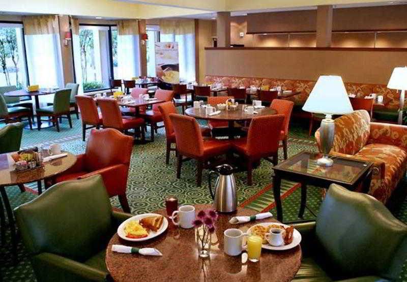 Courtyard Birmingham Hoover Restaurante foto